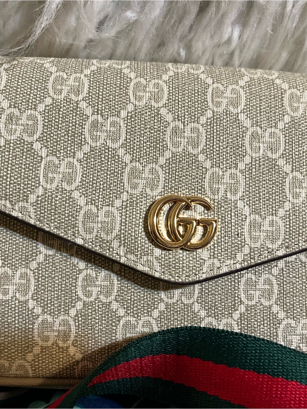 Beige GG Canvas Crossbody Bag with Green-Red Web Strap - Picture 2 of 6